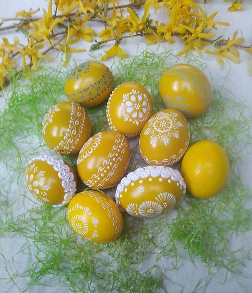 Dekorácie - Kraslice zdobené voskom (žlté) - 18201840_
