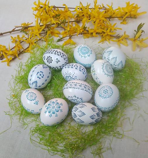 Dekorácie - Kraslice zdobené voskom (biele) - 18201915_