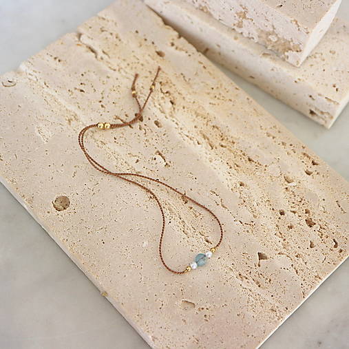 Náramky - Hodvábne náramky s morganitom, perlami/mincou (gold filled) (Náramok s modrým kamenem) - 18201899_