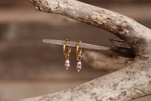 Perlové náušnice kruhy lila