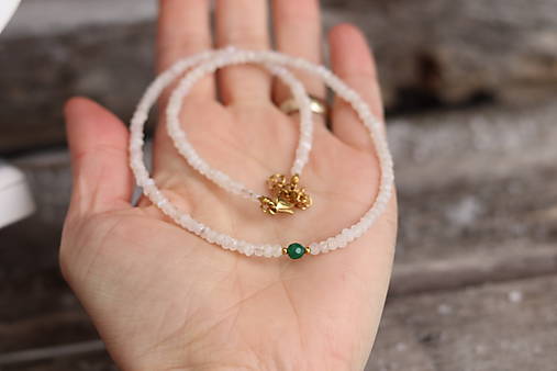 Náhrdelník choker mesačný kameň, jadeit