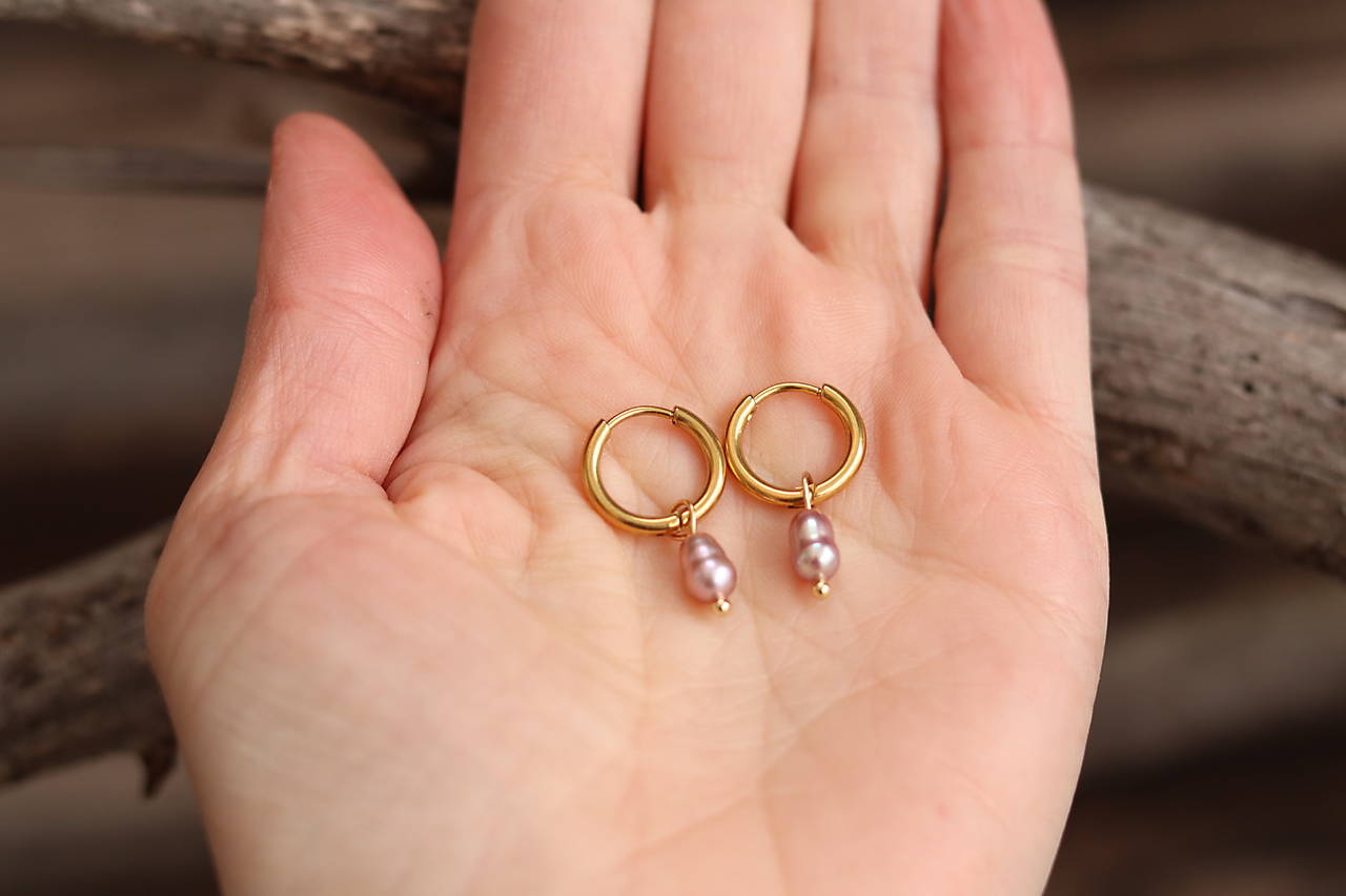 Perlové náušnice kruhy lila