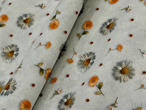 100% BAVLNA /  3 D KVETINKY