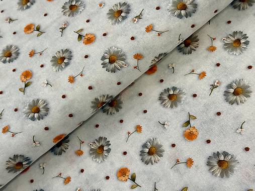 100% BAVLNA /  3 D KVETINKY