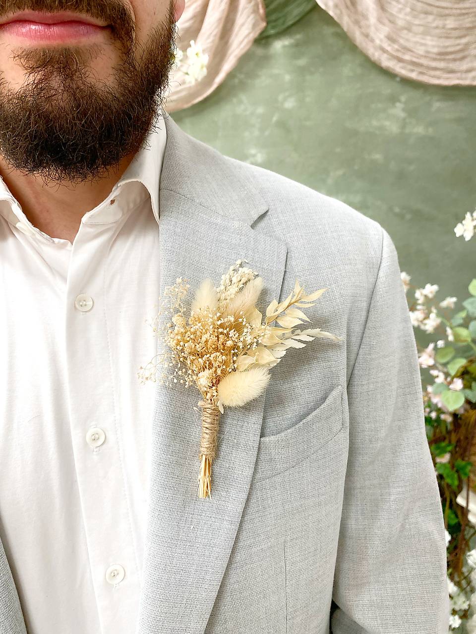 Pierko pre ženícha "šepot vánku"