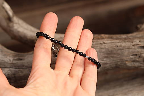 Náramok ónyx s písmenkom