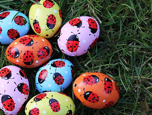 Dekorácie - Lienkové liliputie vajíčka/ sada 8ks - 18205657_