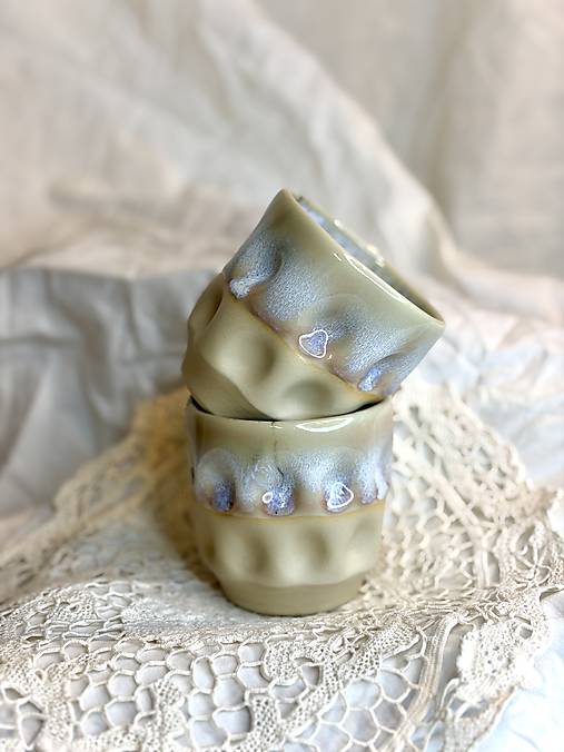 Keramický hrnček na kávu Frosty Rose