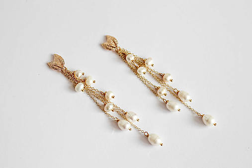 Dlhé retiazkové náušnice s riečnymi perlami Elena