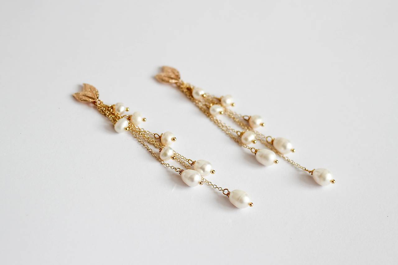 Dlhé retiazkové náušnice s riečnymi perlami Elena