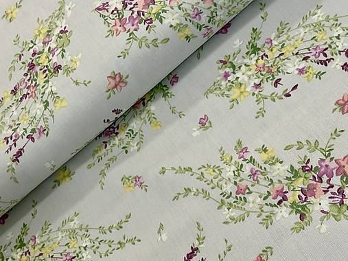 BAVLNA DEKOR / KVETINY NA SIVOM PODKLADE