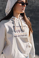 Mikiny - Dámska krémová mikina s ľudovou výšivkou Čičmany - 18208235_