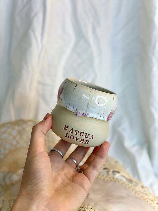 Keramický hrnček na matchu Bubble Matcha Lover