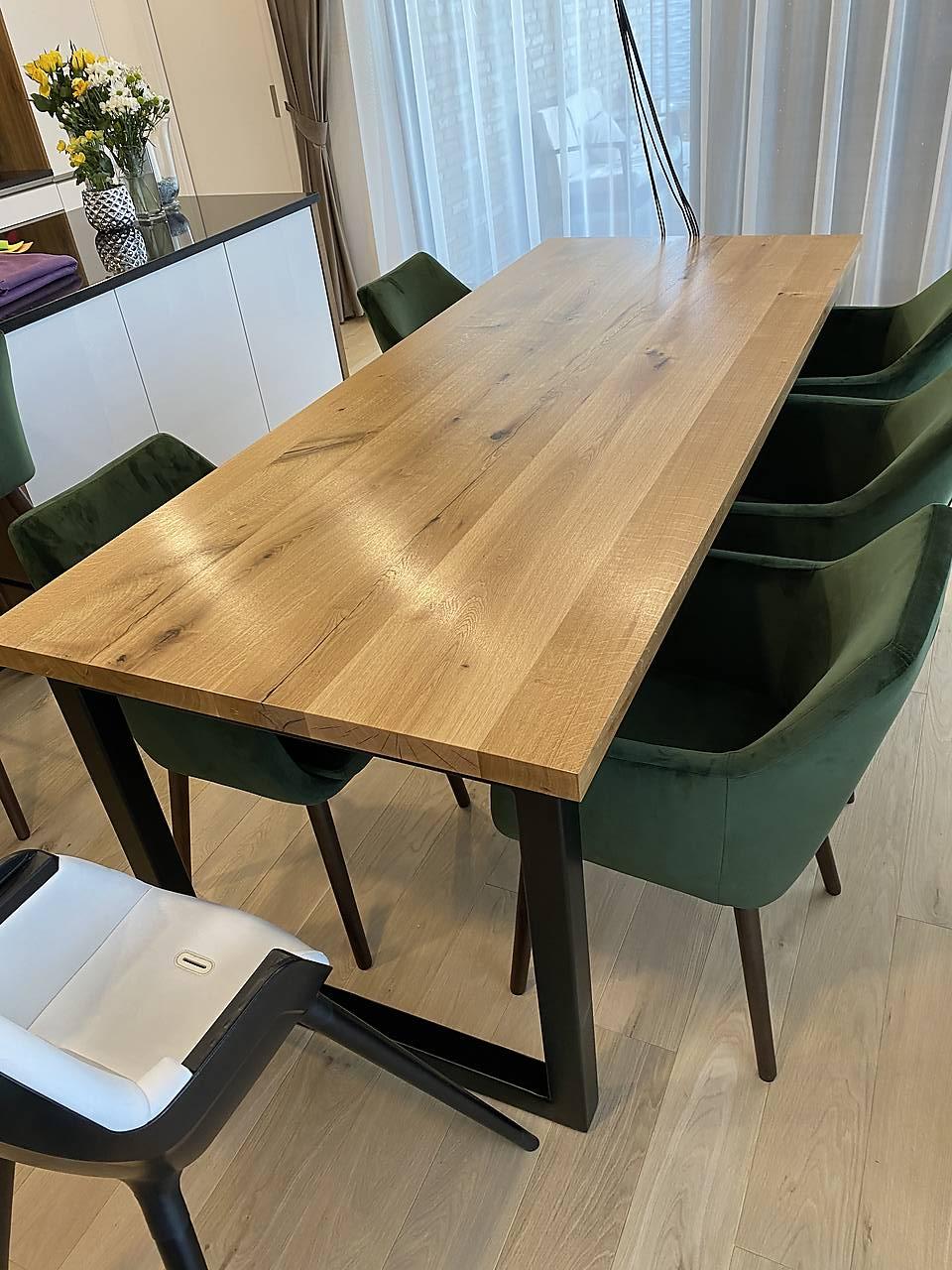 Jedálensky masívny stôl S&R