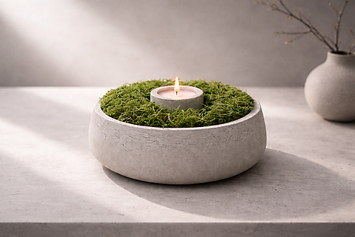 Dekorácie - Betónový svietnik s machom - 18209903_