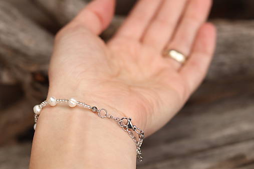 Perlový náramok