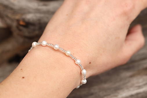 Perlový náramok