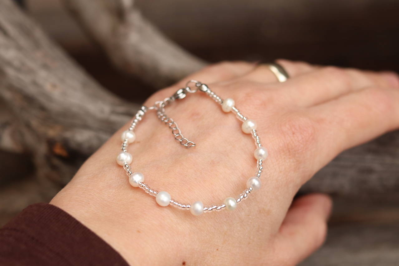 Perlový náramok