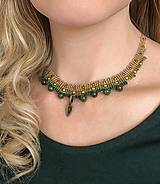 Náhrdelníky - Prírodný makramé choker so zeleným jadeitom - 18209839_