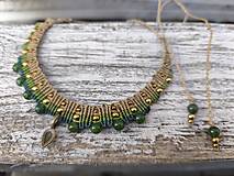 Náhrdelníky - Prírodný makramé choker so zeleným jadeitom - 18209840_