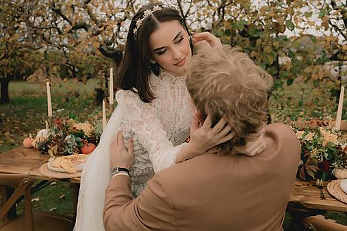 Svadobná čelenka s kvetmi Elena