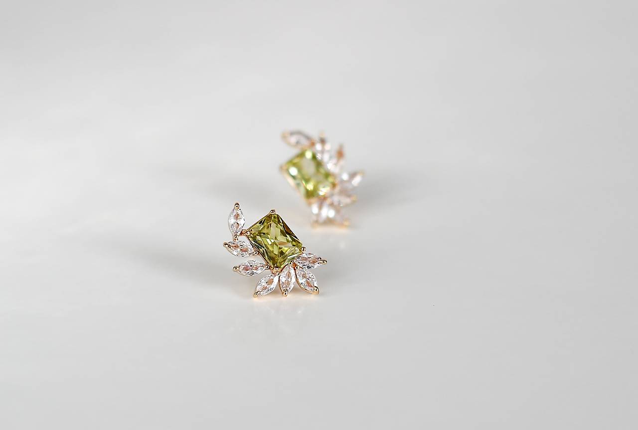 Náušnice so zeleným zirkónom