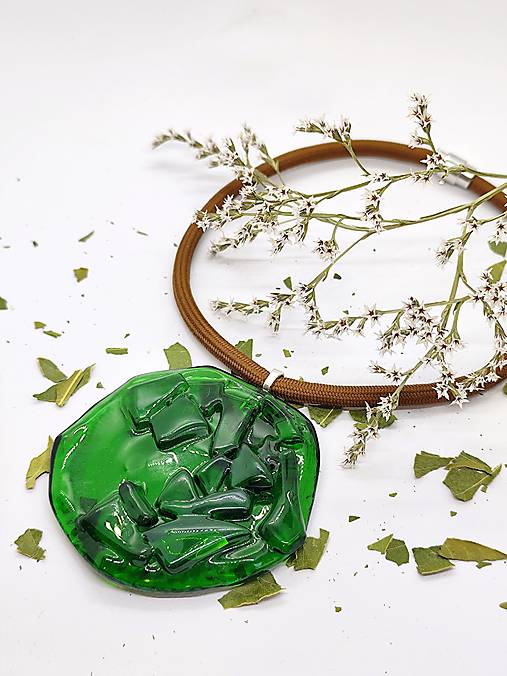 Náhrdelník z vínových fliaš "GERDA"