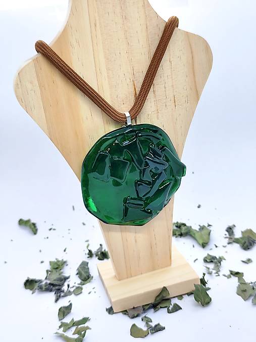 Náhrdelník z vínových fliaš "GERDA"