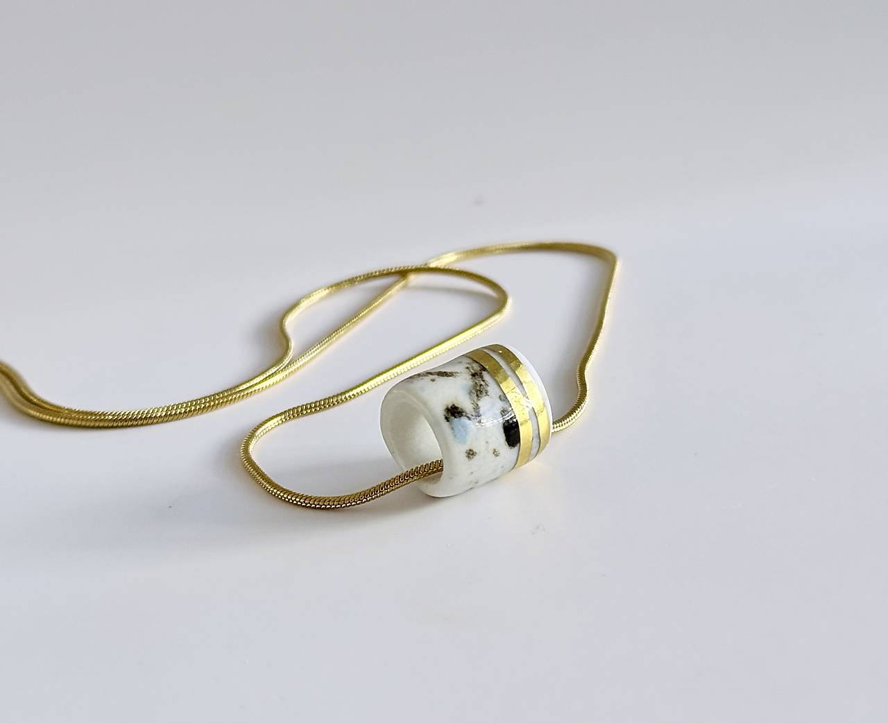 Porcelánový náhrdelník