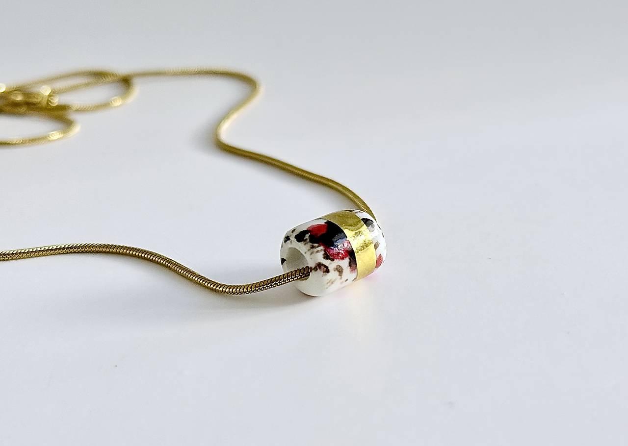 Porcelánový náhrdelník