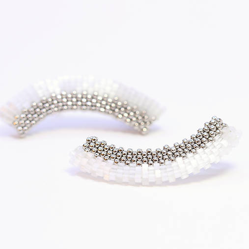 Oblúkové napichovacie náušnice