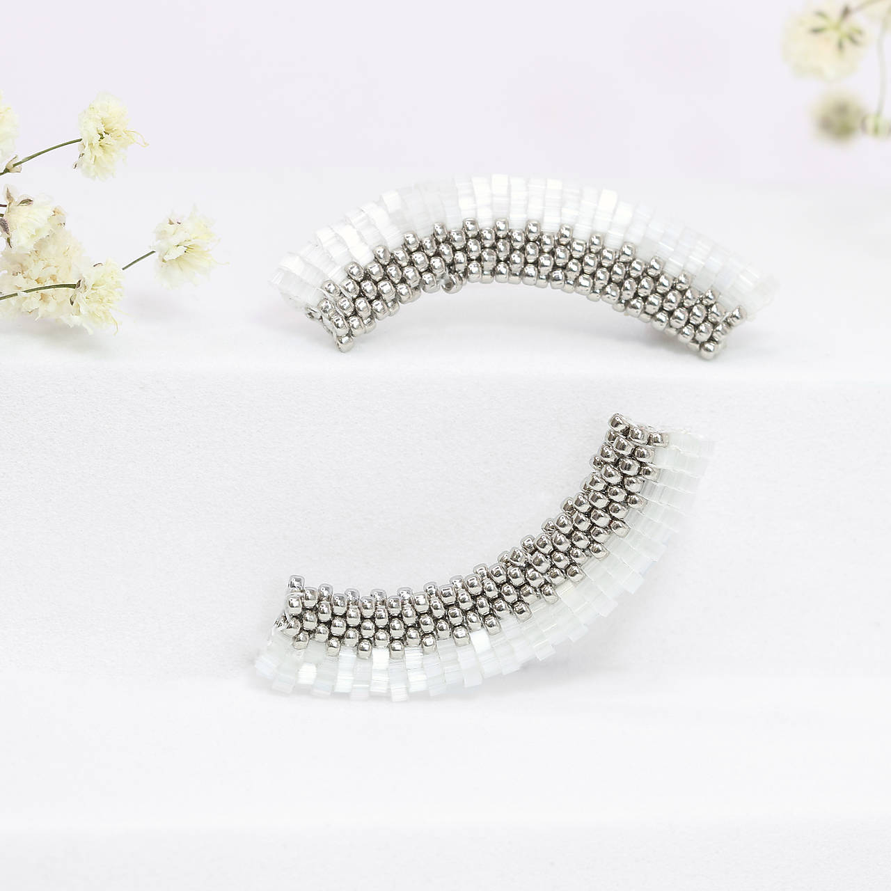 Oblúkové napichovacie náušnice