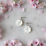 Náušnice - Strieborné náušnice s kvetmi z perlete - 18219211_