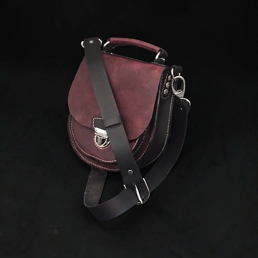 Dámska kožená kapsa