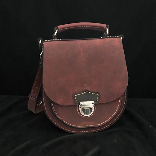 Dámska kožená kapsa