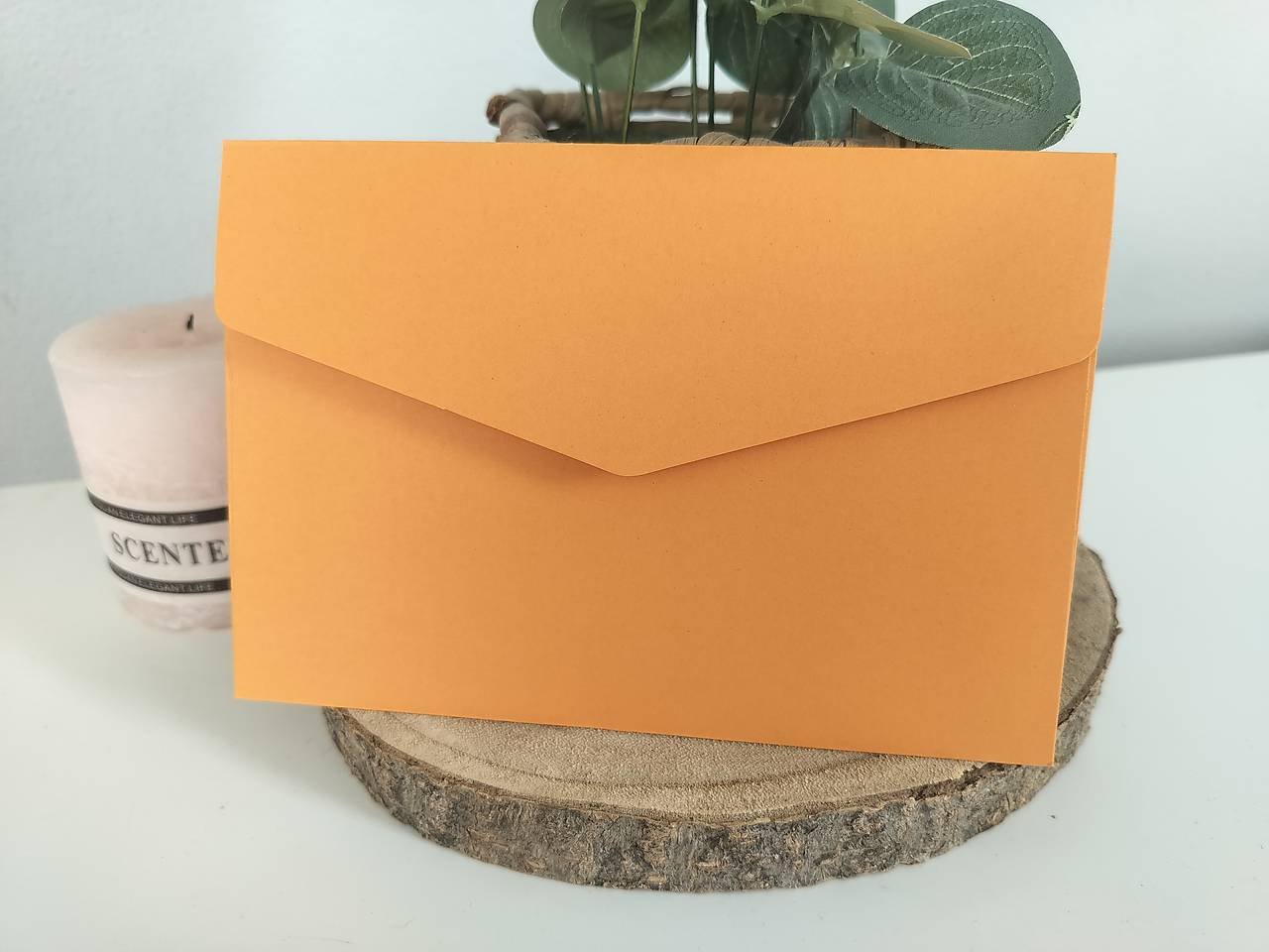 Detská narodeninová pozvánka so safari zvieratkami - wild one (Oranžová obálka)