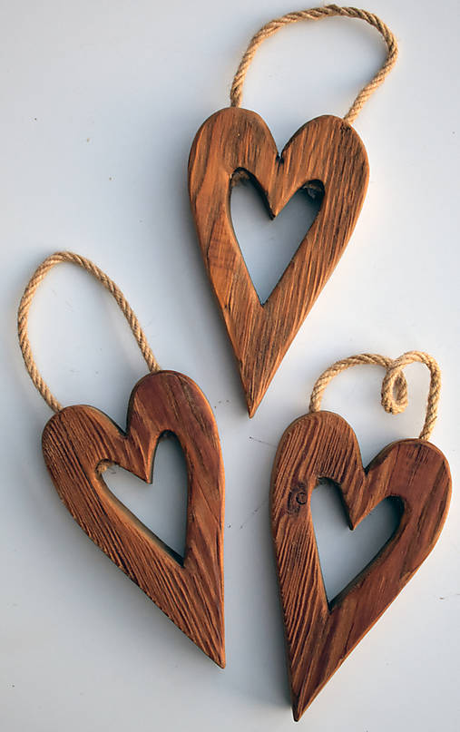 Dekorácie - Drevene srdiecka - 18222171_