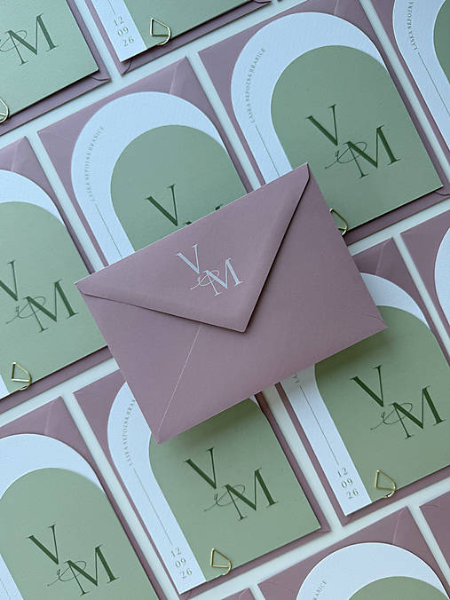 Papiernictvo - Obálka s bielou potlačou staroružová 120g C6 - 18224534_