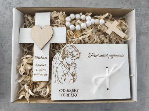 Dekorácie - Krížik, ruženec a tabuľka na peniaze k prvému svätému prijímaniu - 18226709_