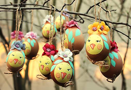 Dekorácie - slepačie vajíčka s kvietkami / kuriatko - 18227483_