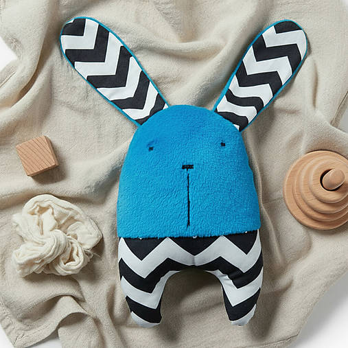 Zajačik Topi - mäkučký handmade kamarát (Modrý cikcak)