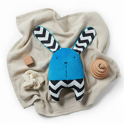 Zajačik Topi - mäkučký handmade kamarát (Modrý cikcak)