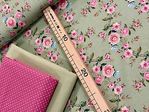 100% BAVLNA / RUŽIČKY NA ZELENEJ