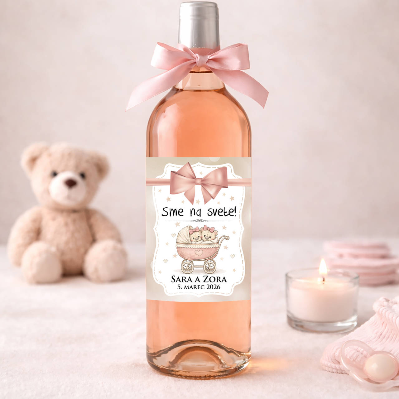 Samolepiaca etiketa "radostník" na víno/pálenku pre dvojičky (mackovia v kočiariku)