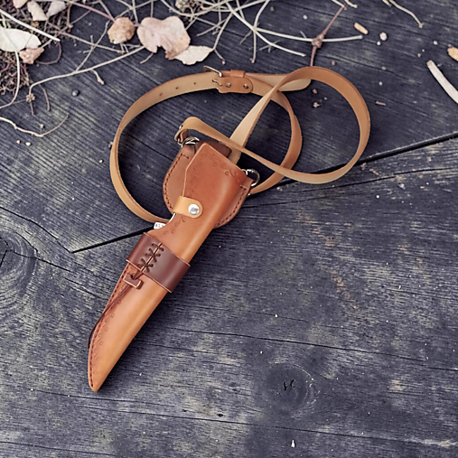Kožený popruh na zavesenie púzdra s nožom.