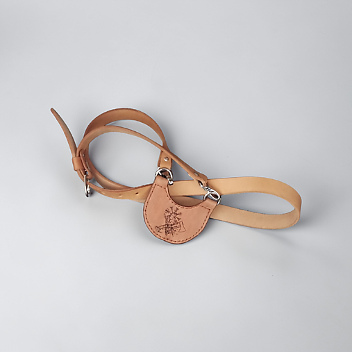 Kožený popruh na zavesenie púzdra s nožom.