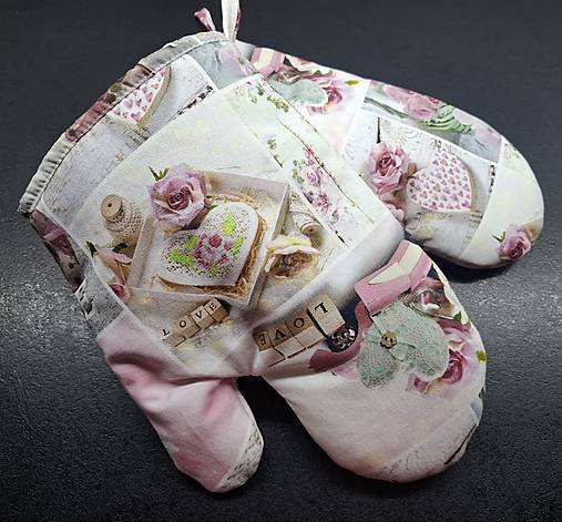 Úžitkový textil - 🌸 Kuchynské chňapky Pinky Love – Romantický kvetinový vzor - 18231719_