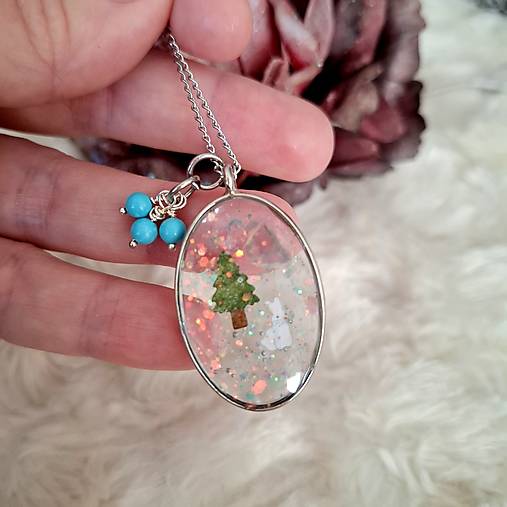 Biely zajačik / nežný šperk s tyrkysom