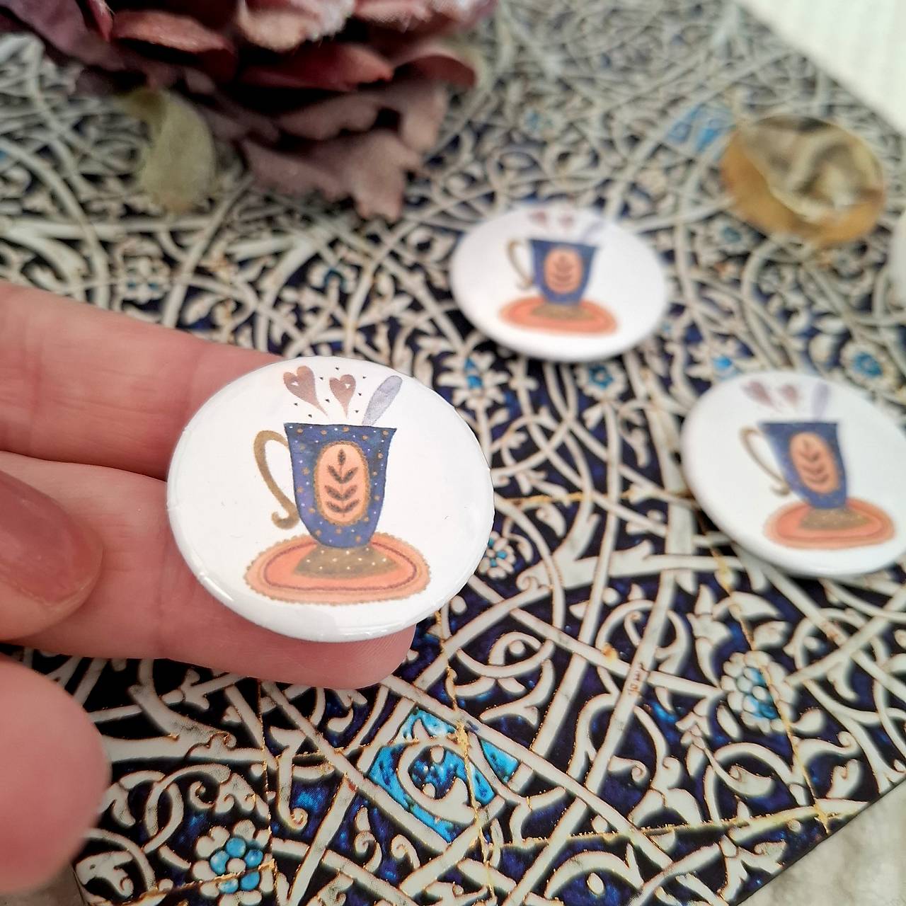 Kávička - brošnička 32 mm