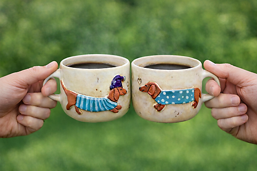 Nádoby - Šálky na kávu pre dvoch+ tácka "Kamoši" - 18231759_